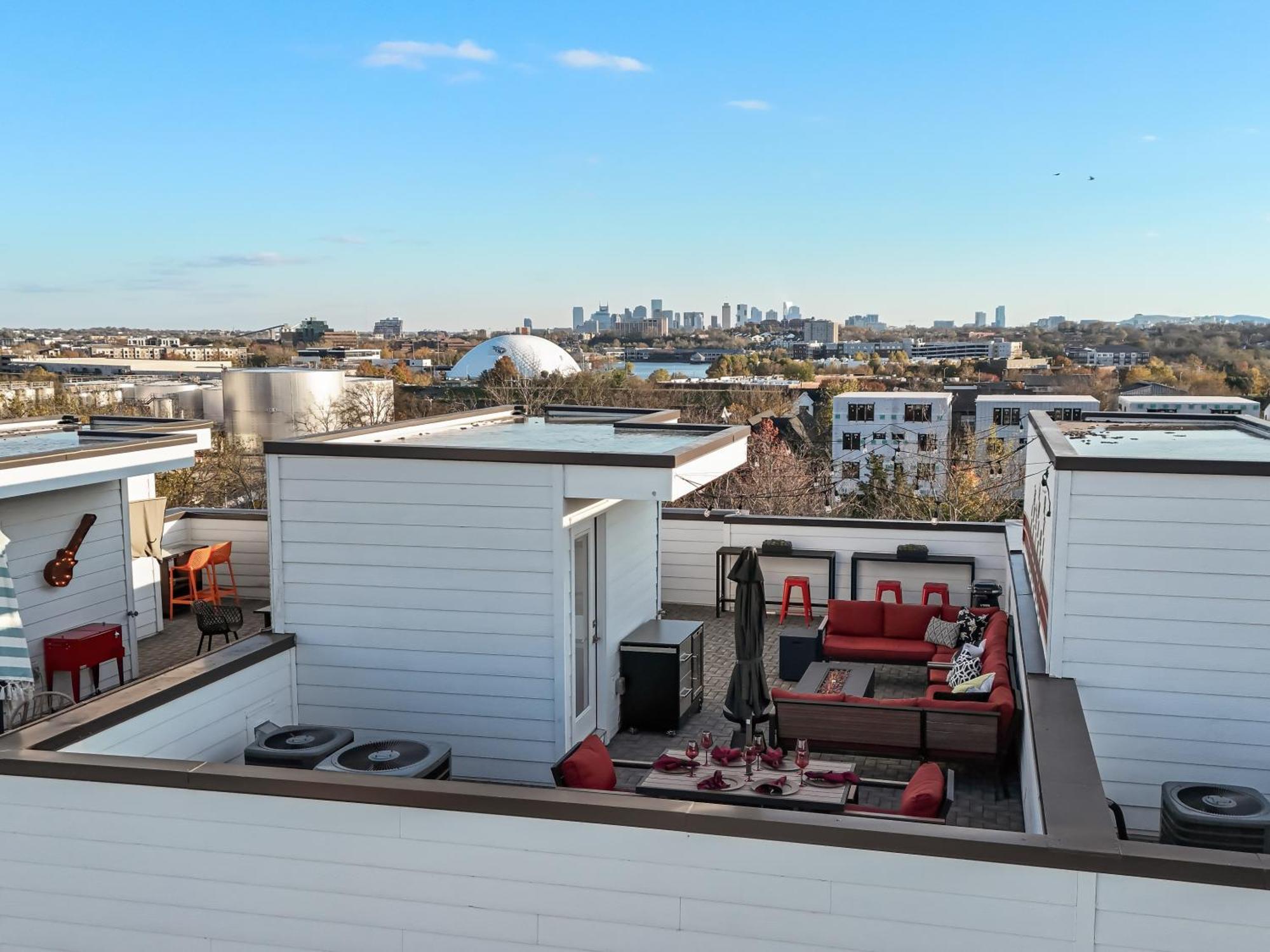 Cool Townhouse Close To Downtown