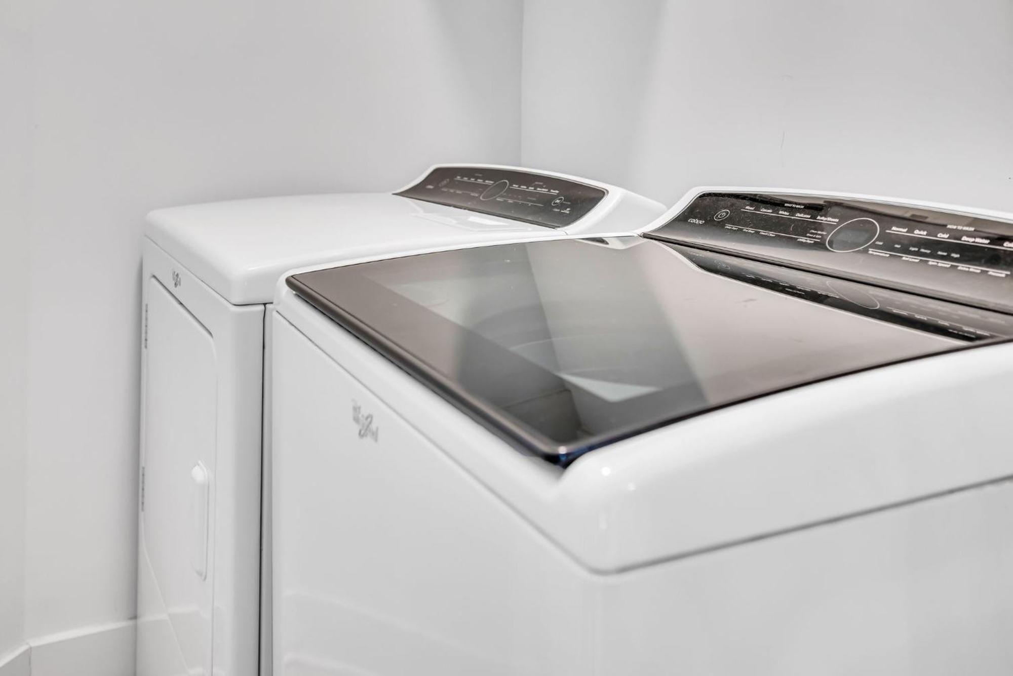 Lux East Nash-hot Tub & Rooftop Patio Nashville