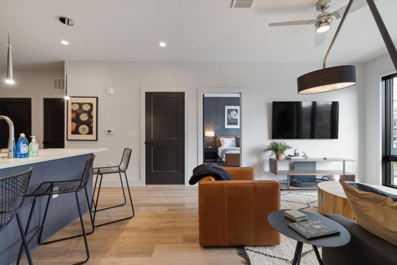 Walk To Nightlife, Vanderbilt, Minutes To Broadway Holiday home Nashville