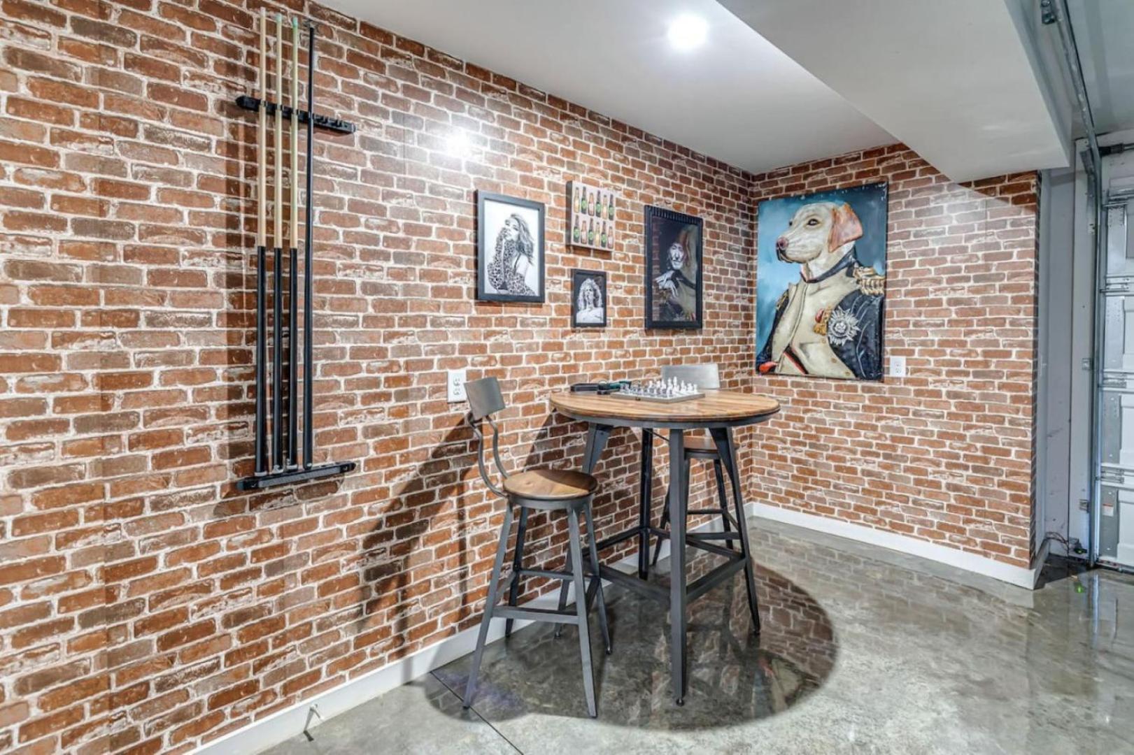 Honky Tonk Game With Rooftop Deck Nashville