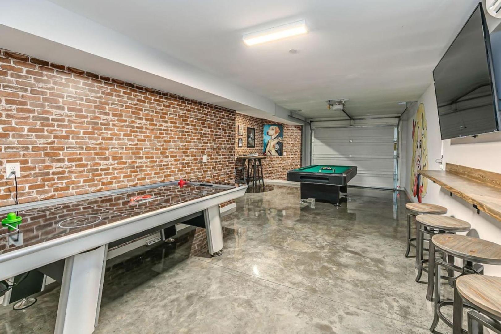 Honky Tonk Game With Rooftop Deck