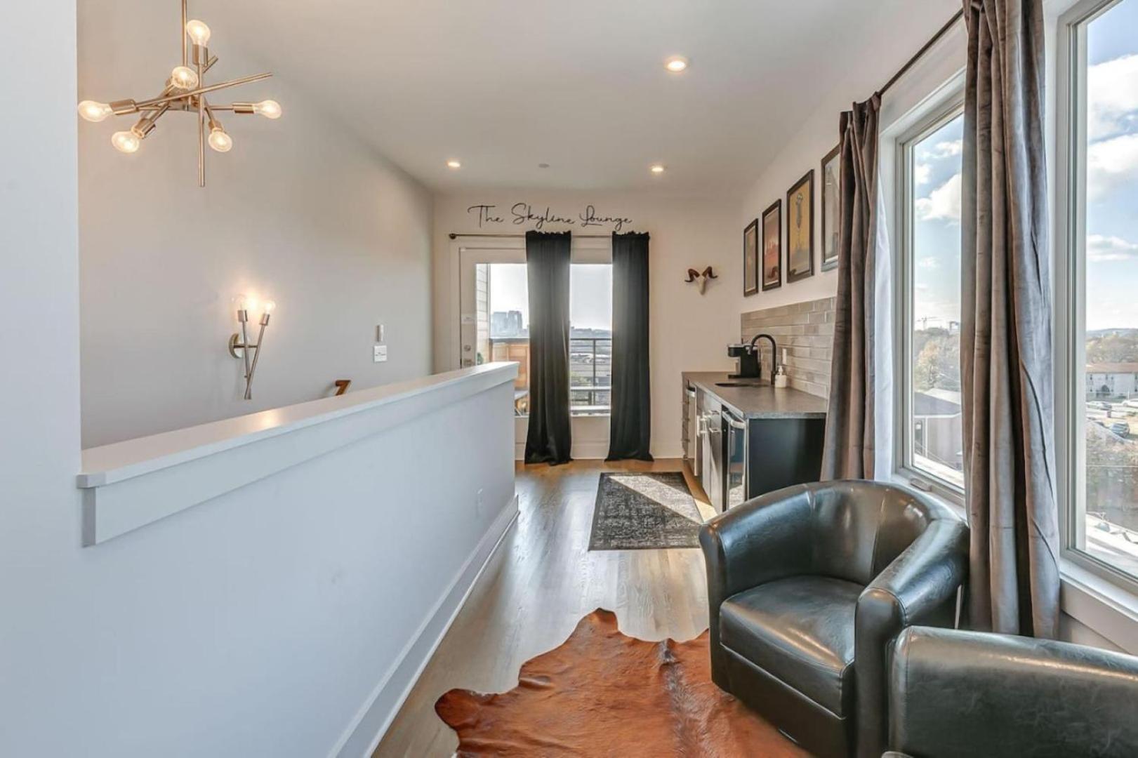 Honky Tonk Game With Rooftop Deck Holiday home Nashville