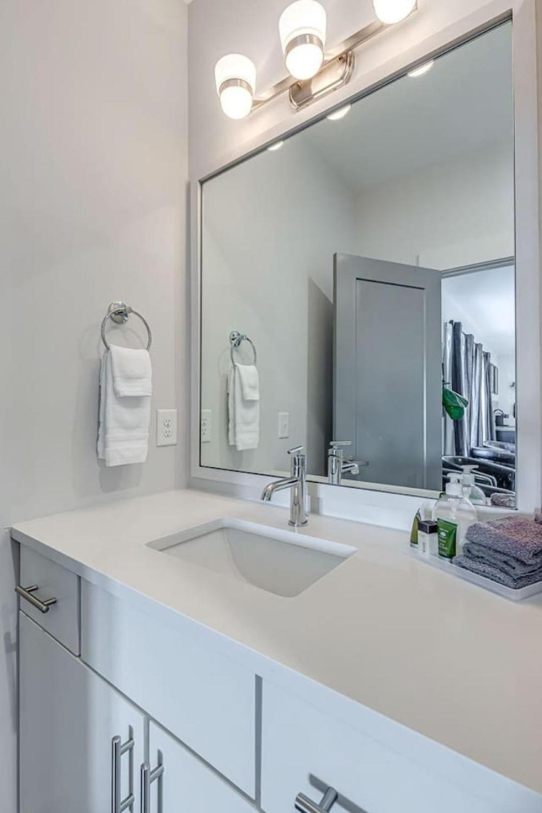 Honky Tonk Game With Rooftop Deck *