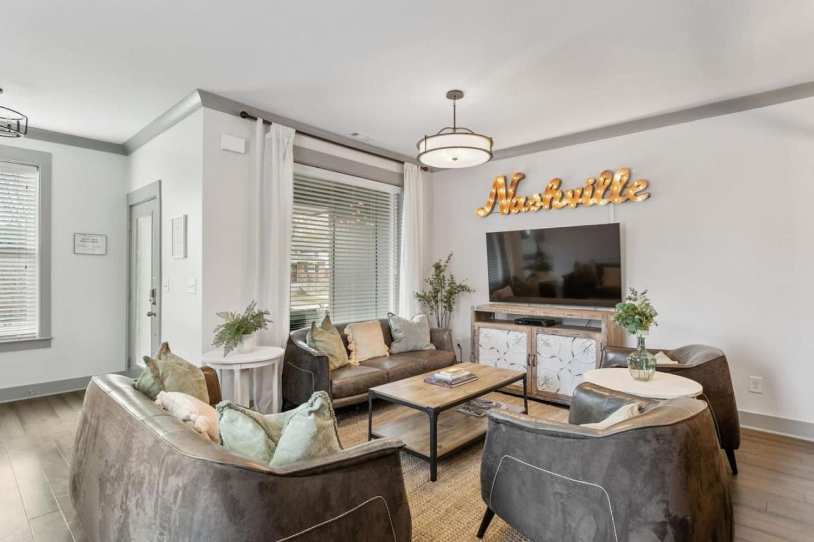 Luxury 4 Bedroom Home, Heart Of The Entertainment Holiday home *