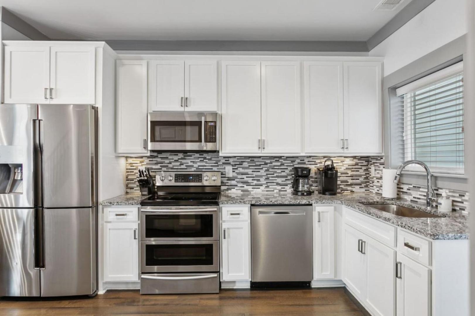 Luxury 4 Bedroom Home, Heart Of The Entertainment *