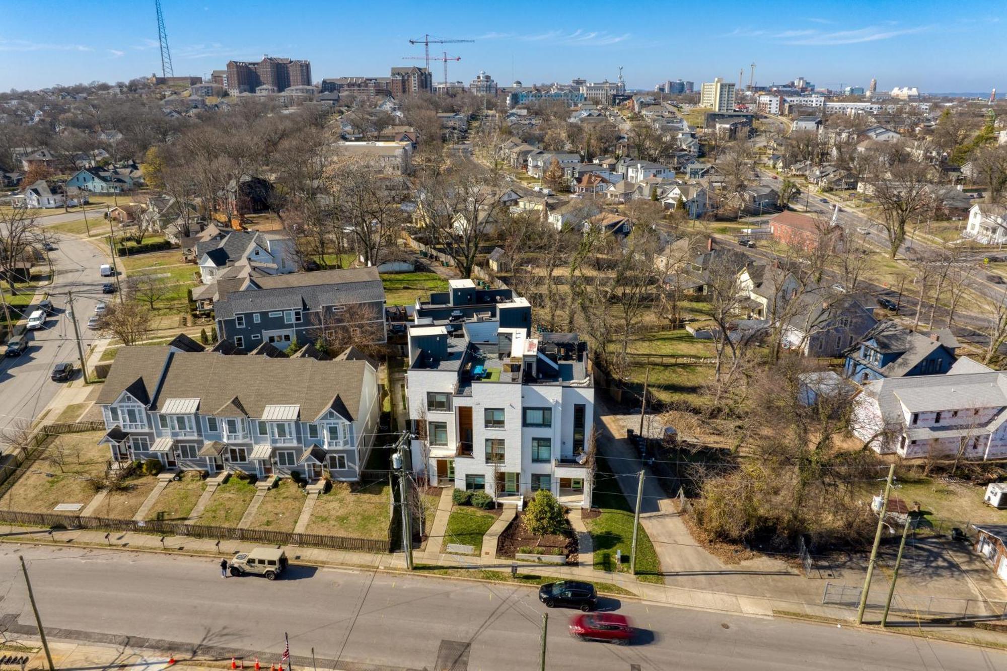 Doralee By Avantstay Rooftop Mins From Downtown Dolly Parton Theme Holiday home Nashville