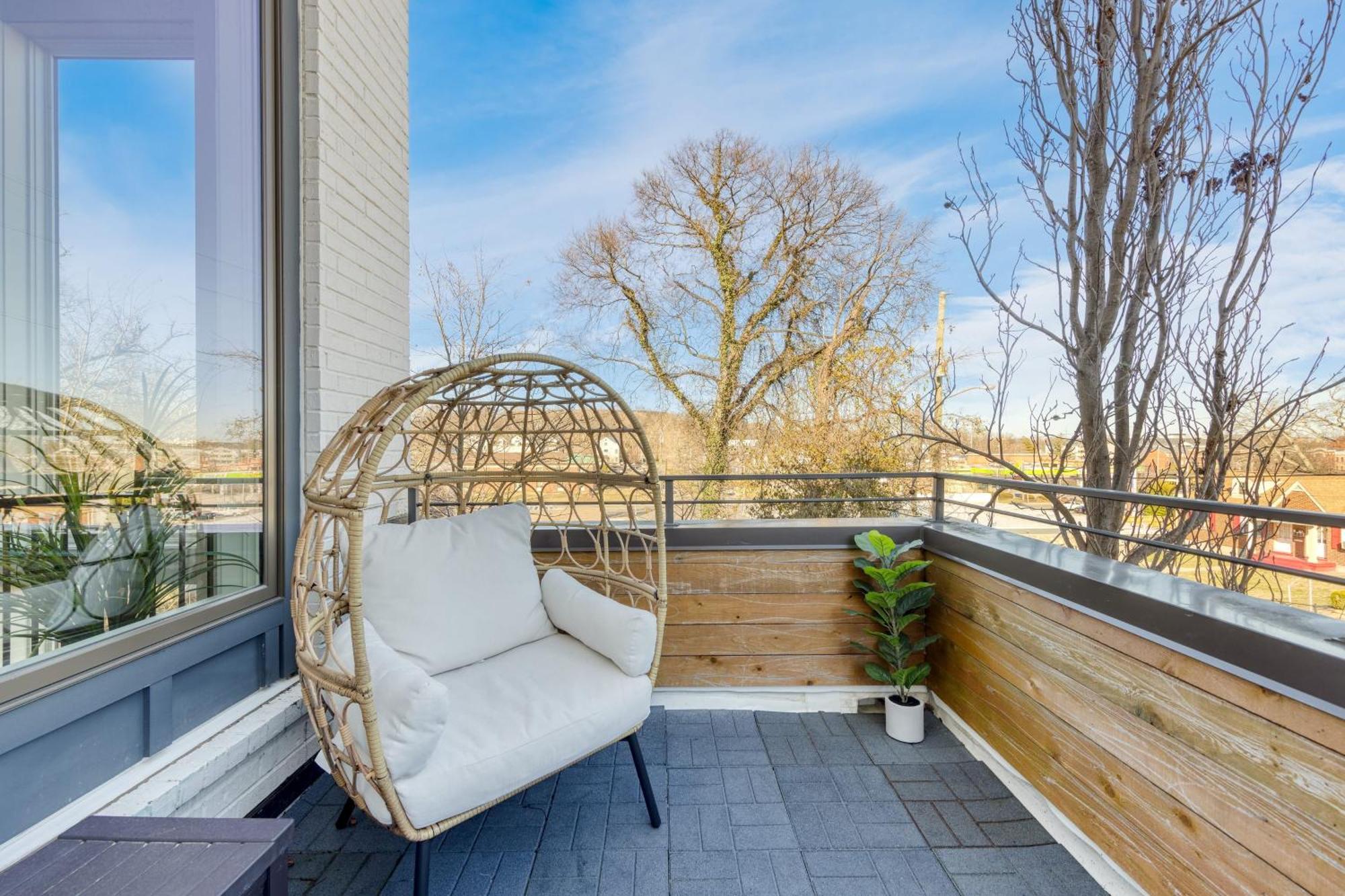 Doralee By Avantstay Rooftop Mins From Downtown Dolly Parton Theme Holiday home Nashville