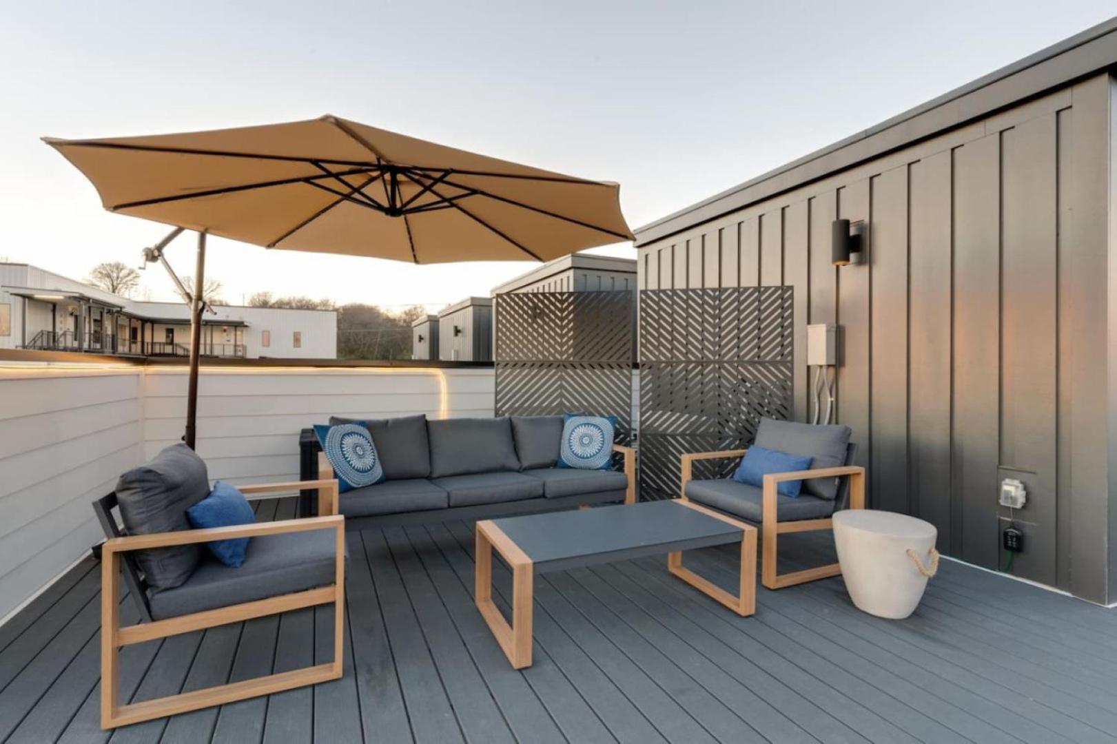 Luxury With Stunning Rooftop Views! Nashville