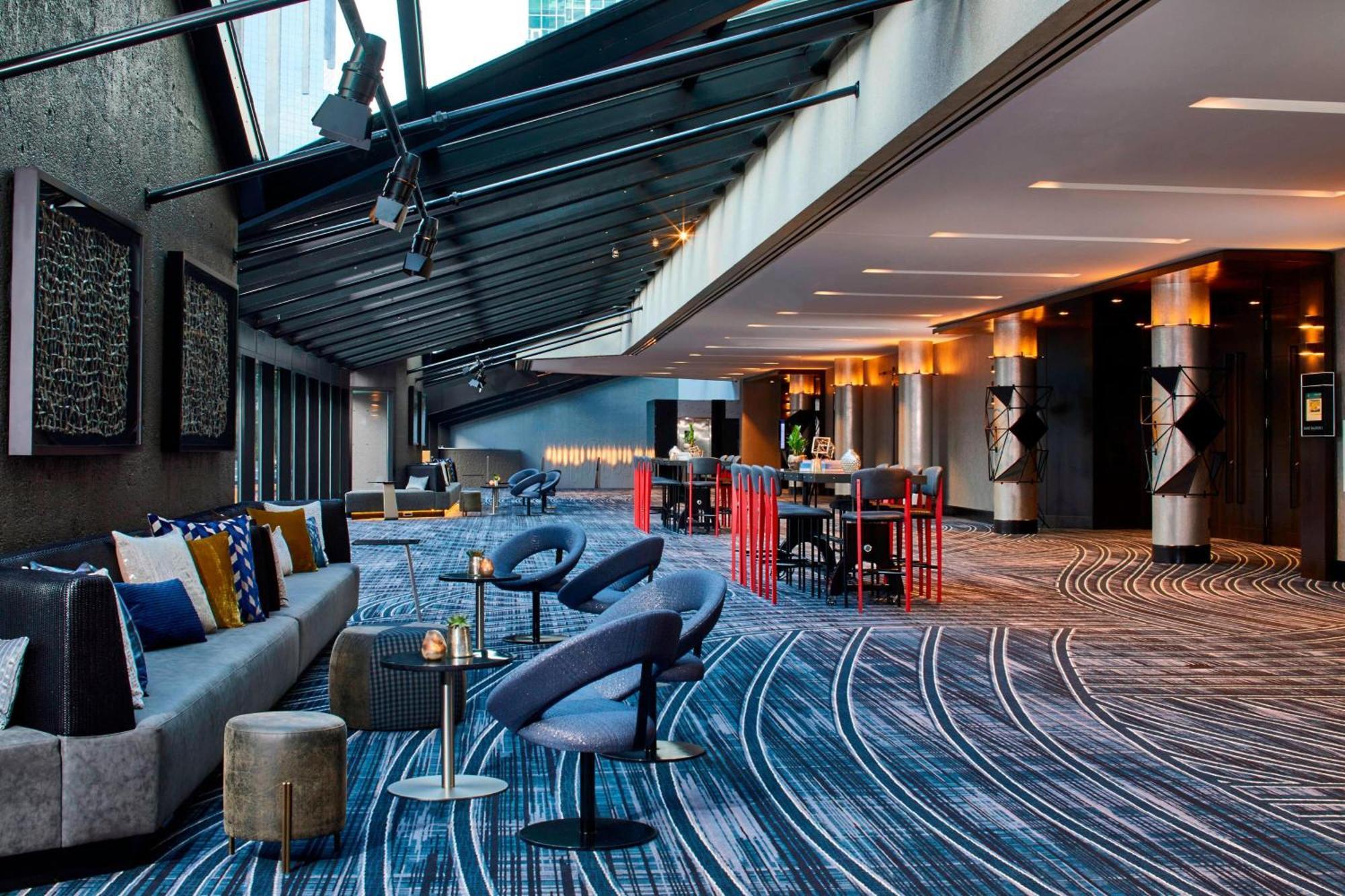 Renaissance Hotel 5*