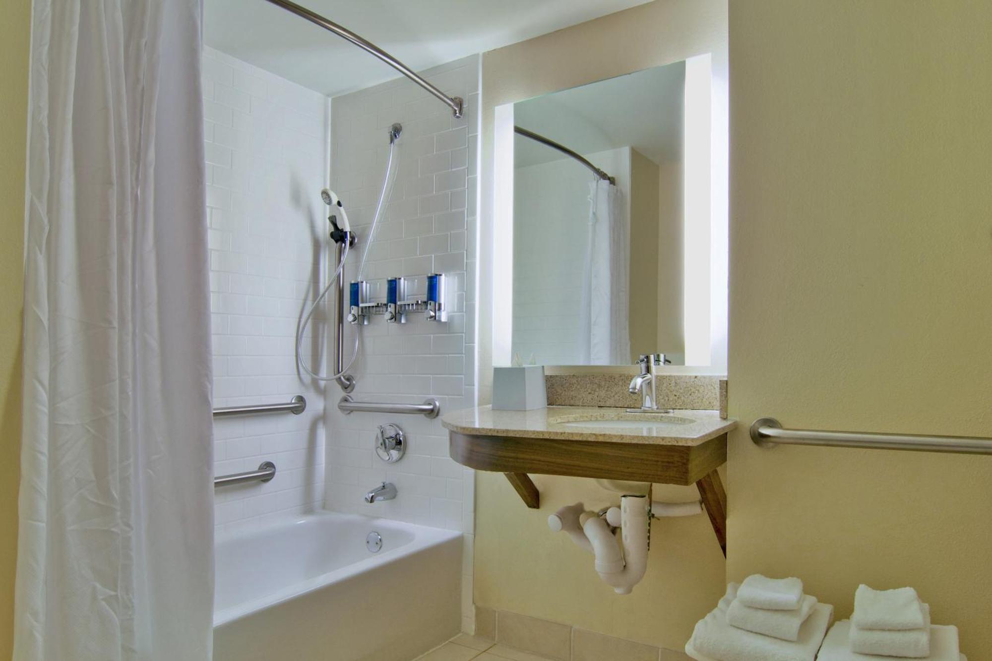 Four Points By Sheraton Airport Hotel Nashville