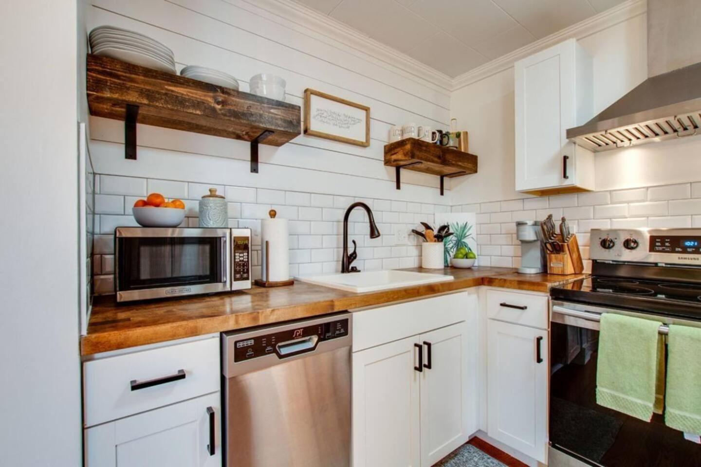 Cozy 3br Fenced Backyard 10 Mins To Broadway *