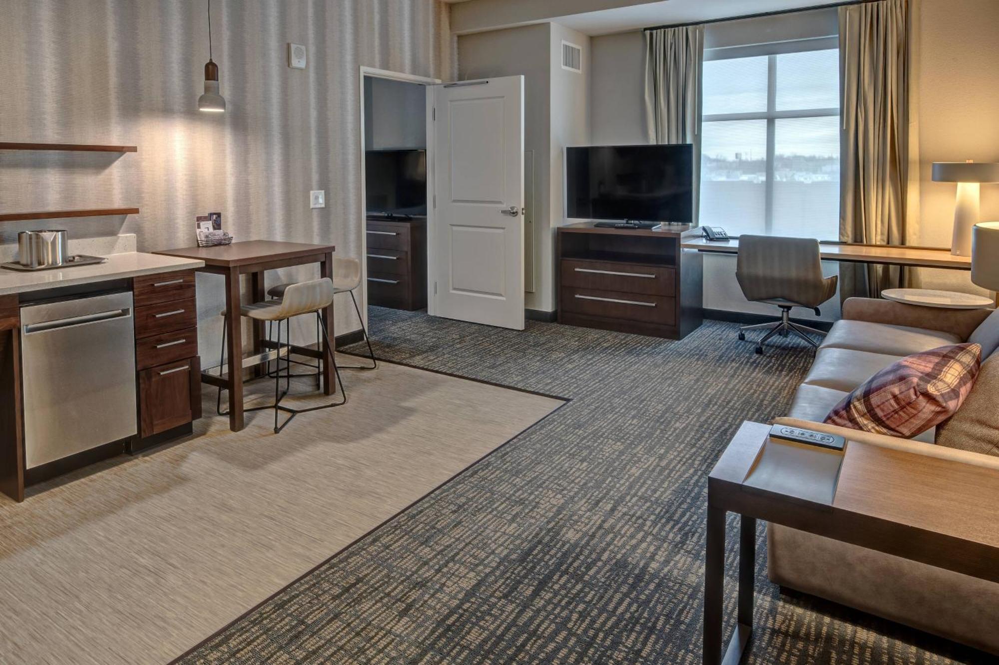 By Marriott Hills Nashville
