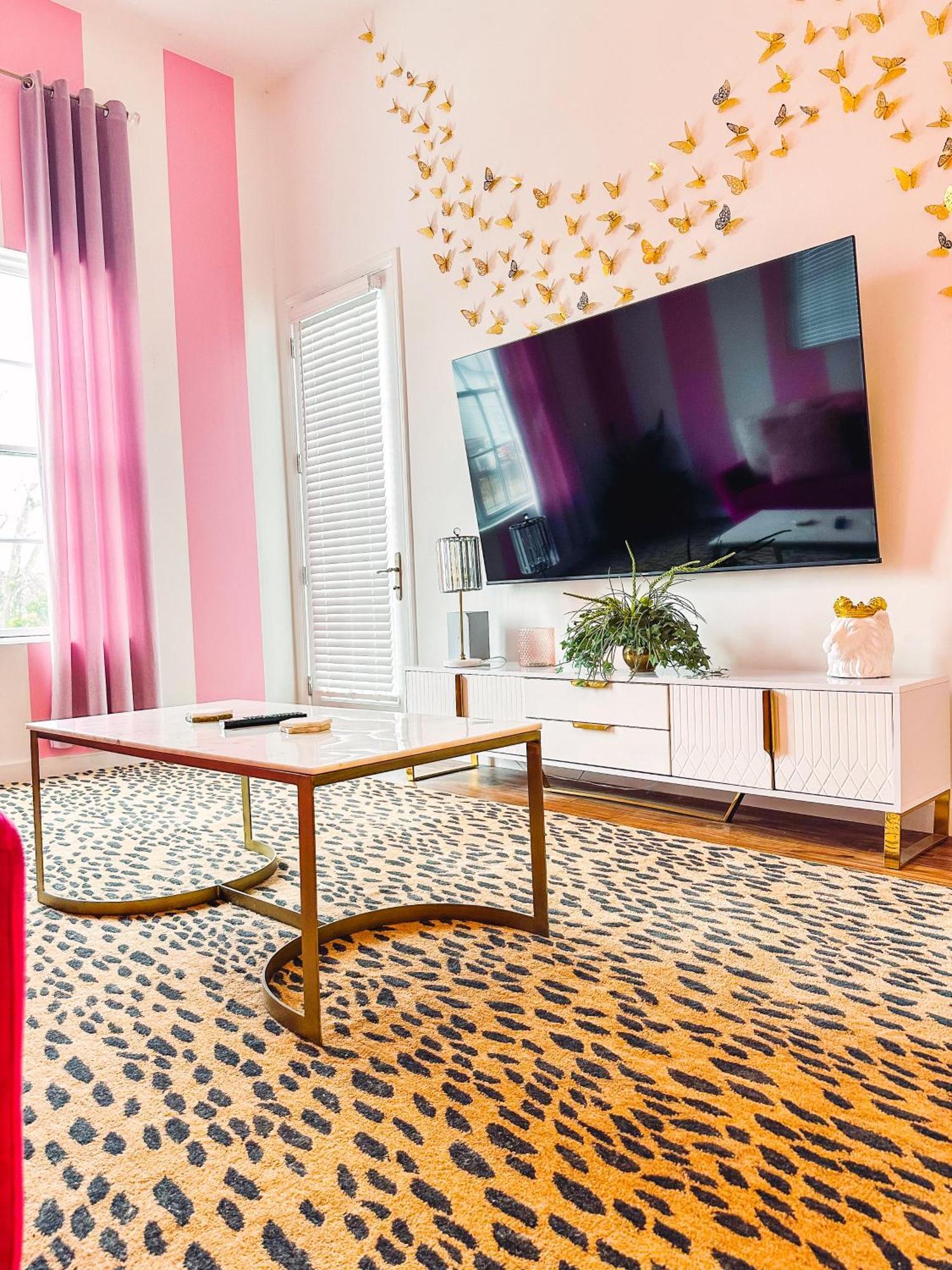 Dolly's Delight - Boutique Bliss Mins From Broadway Holiday home *