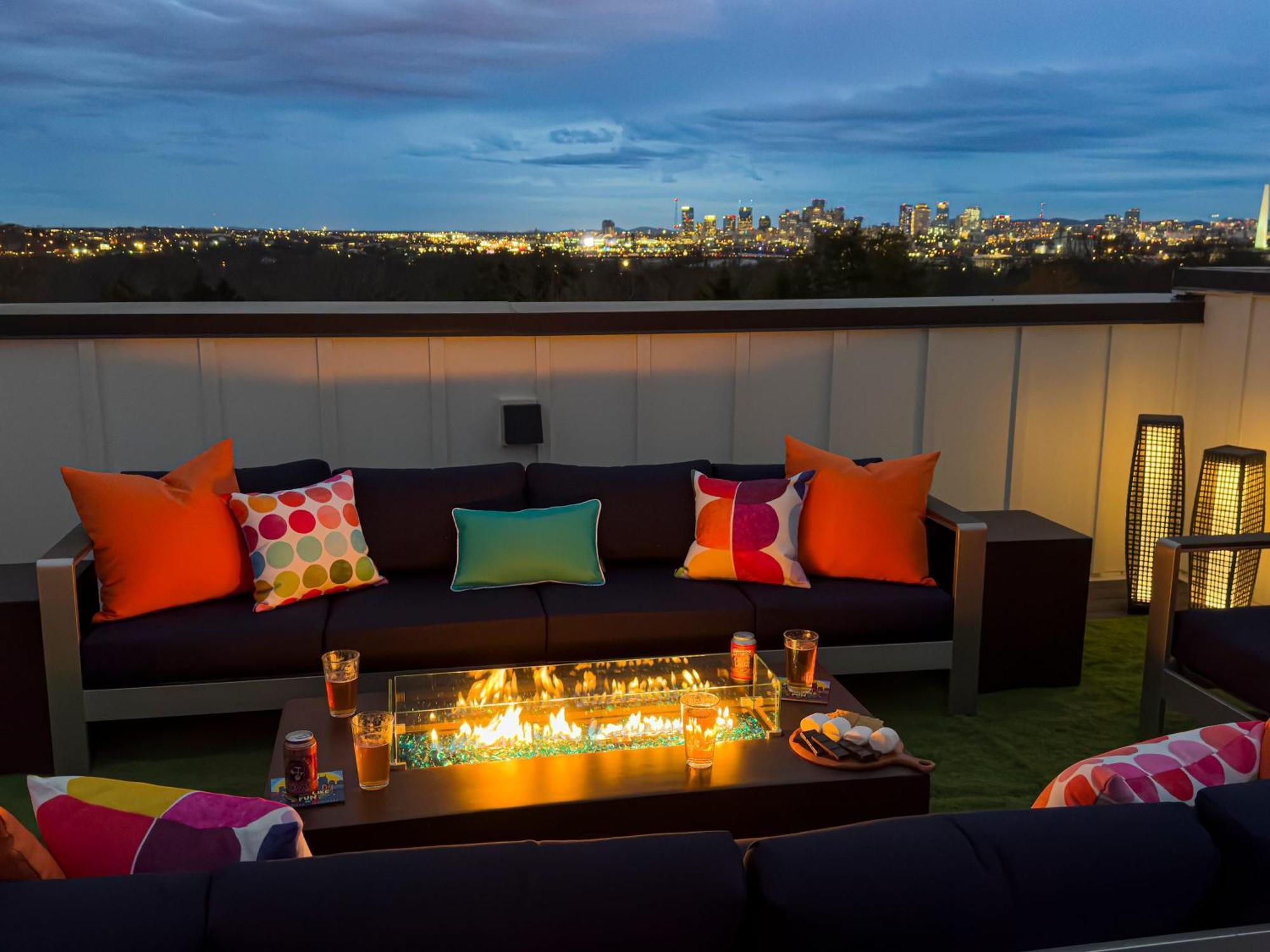 Sounds Like Fun Stunning Views 5 Miles To Dt Holiday home *