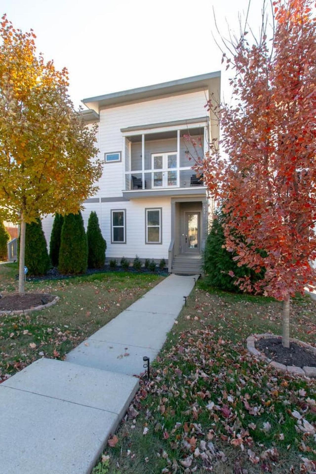 Big Spectacular Townhome Giant Covered Patio * Nashville