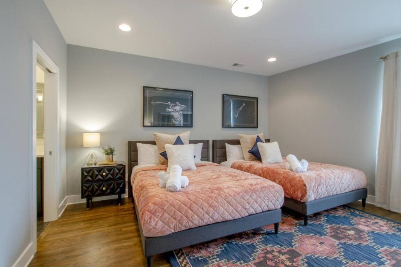 Beautiful West Rooftop Deck Nashville