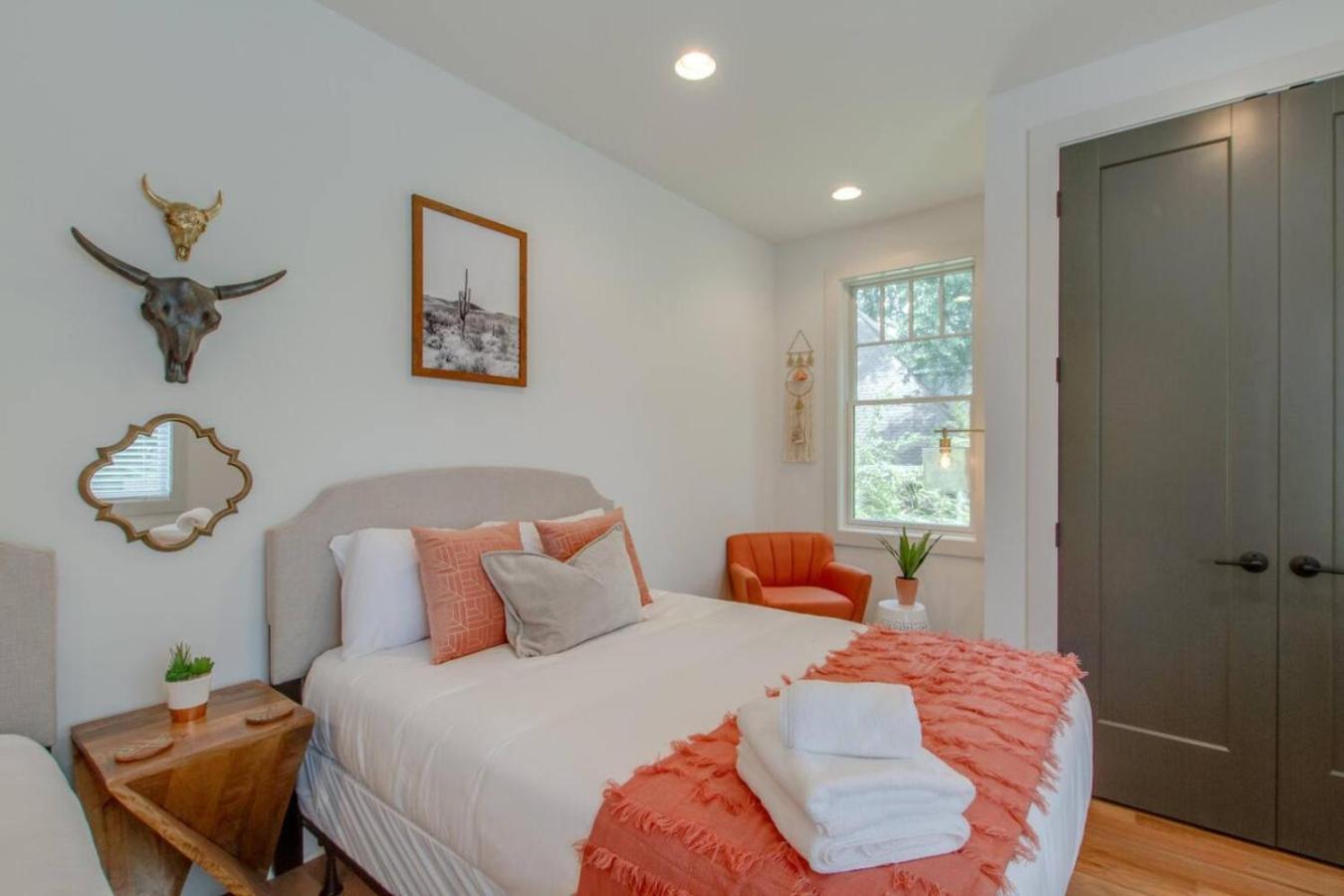 Luxury Super Ultra Comfort 12 Beds Holiday home Nashville