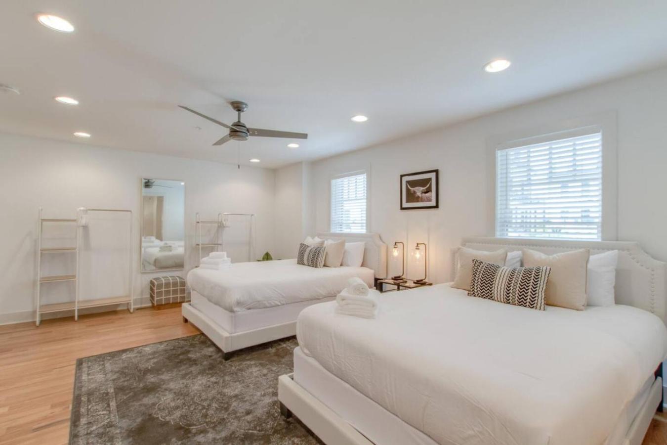 Luxury Super Ultra Comfort 12 Beds Holiday home Nashville