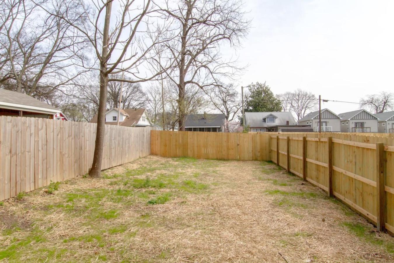 East Nash Luxury Four Bedrooms Huge Rooftop Patio Holiday home