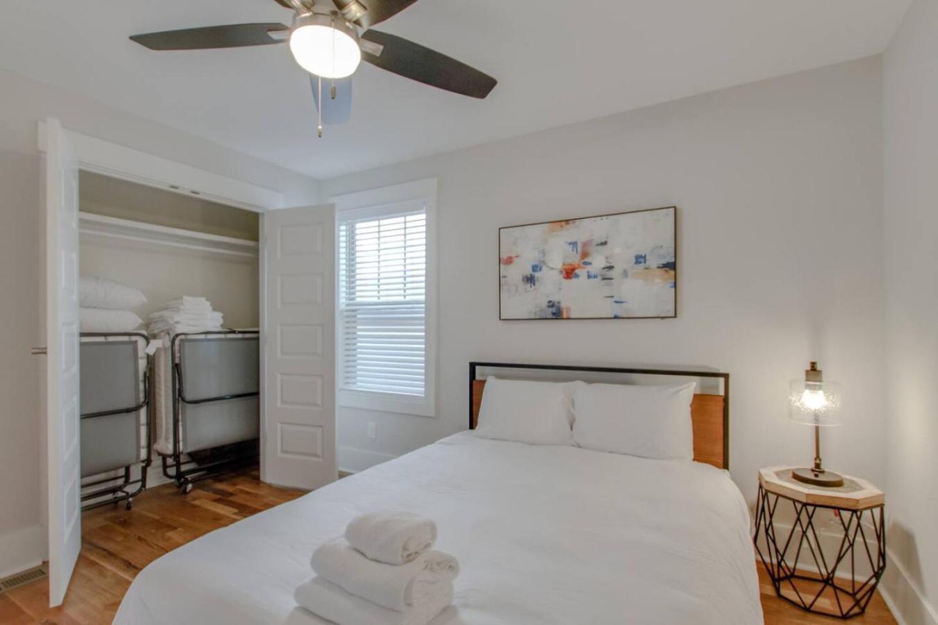 Holiday home East Nash Luxury Four Bedrooms Huge Rooftop Patio