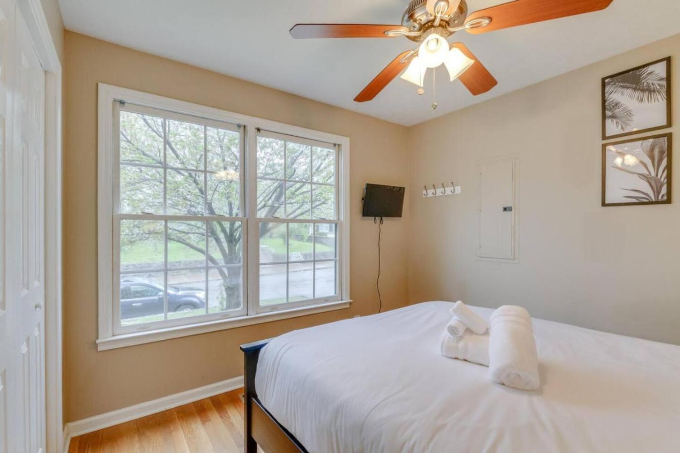 Bright And Fresh Large Backyard Minutes To Broadway Nashville