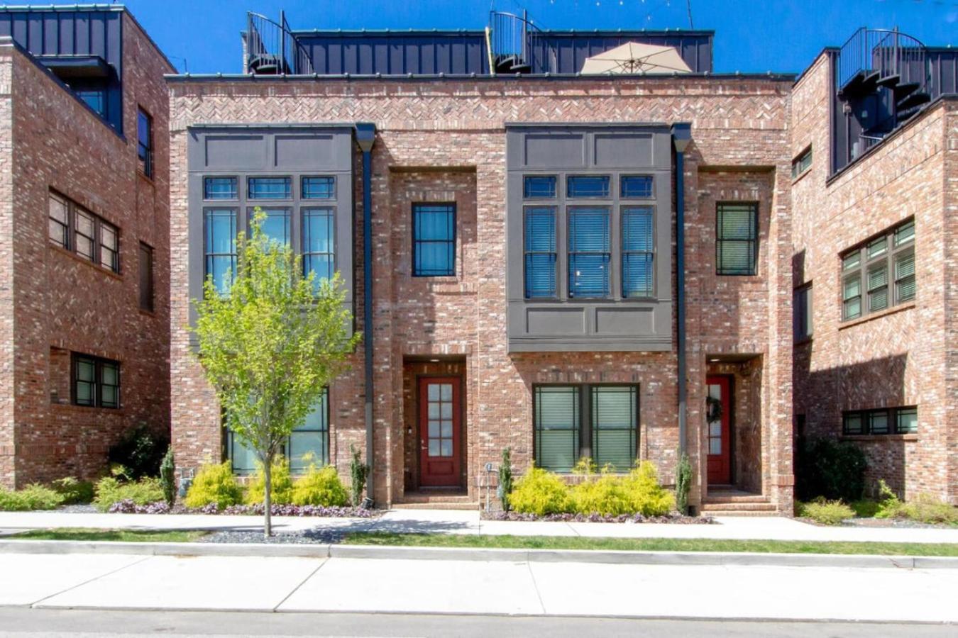 The Ultimate Double Rooftop Deck With Skyline Views *