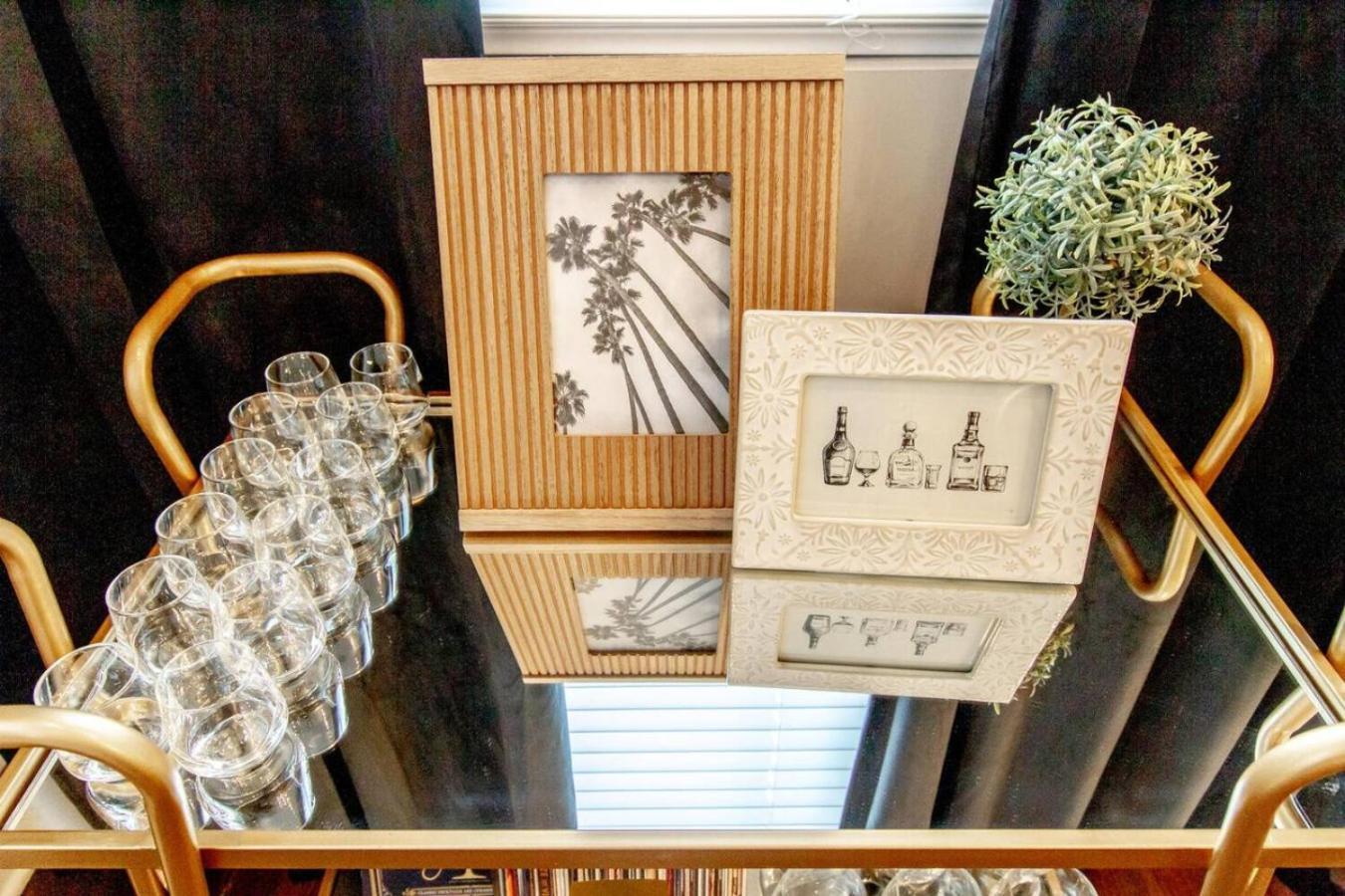 Holiday home The Ultimate Double Rooftop Deck With Skyline Views