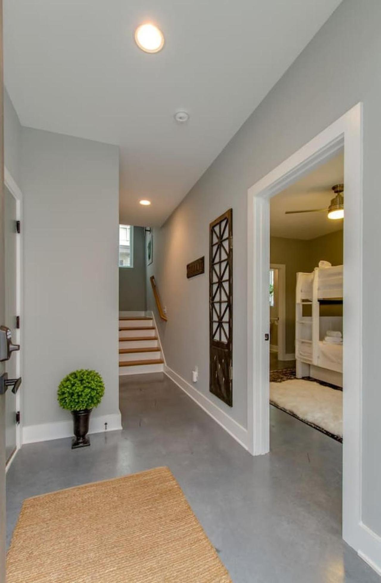 Gulch Mega Super Rooftop Premier Location *