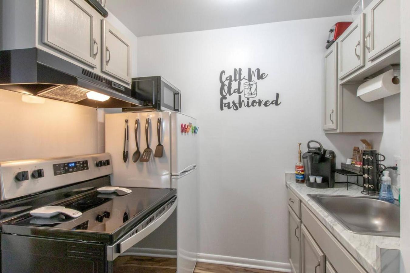 Delightful Charmer With Pool Access Holiday home *