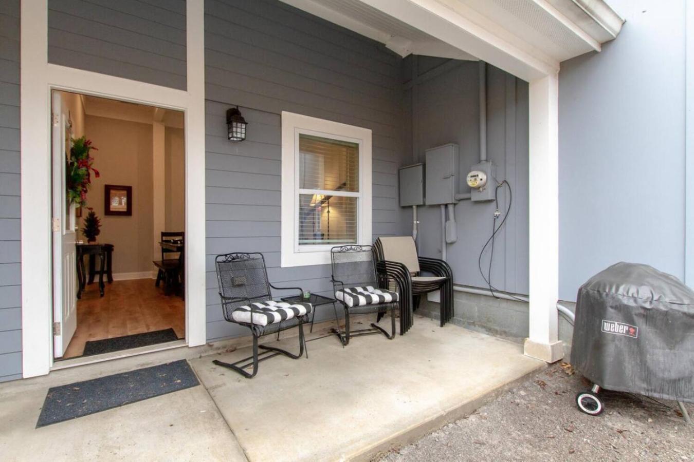 Music Charmer Tons Of Beds Thirty Day Minimum Holiday home *