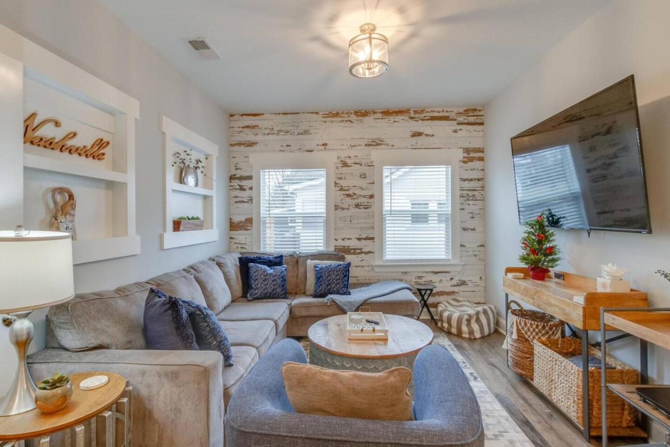 Music Charmer Tons Of Beds Thirty Day Minimum Holiday home Nashville
