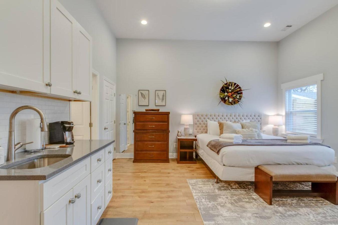 Holiday home Music Charmer Tons Of Beds Thirty Day Minimum Nashville