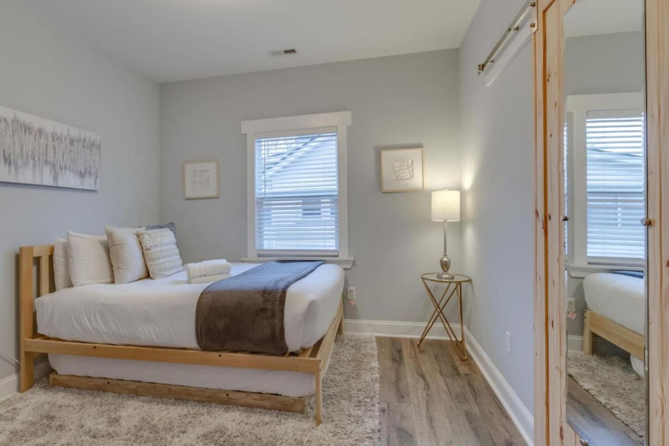 Music Charmer Tons Of Beds Thirty Day Minimum Nashville