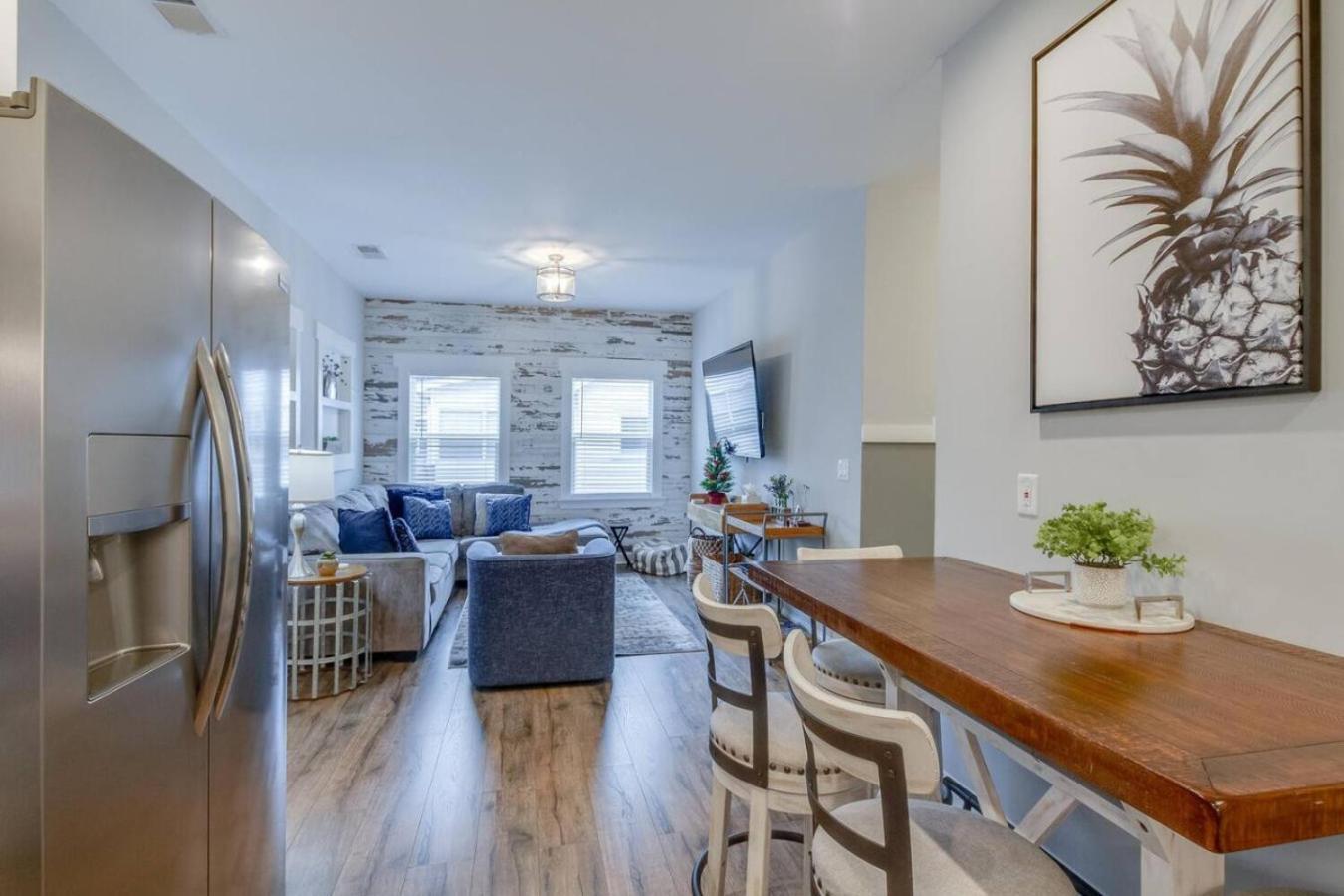 Holiday home Music Charmer Tons Of Beds Thirty Day Minimum