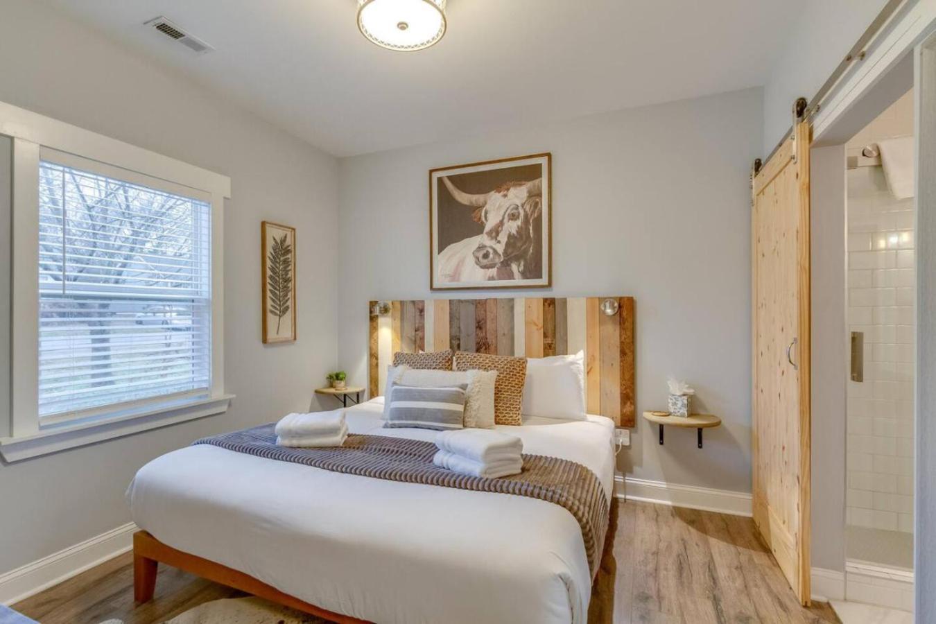 Music Charmer Tons Of Beds Thirty Day Minimum