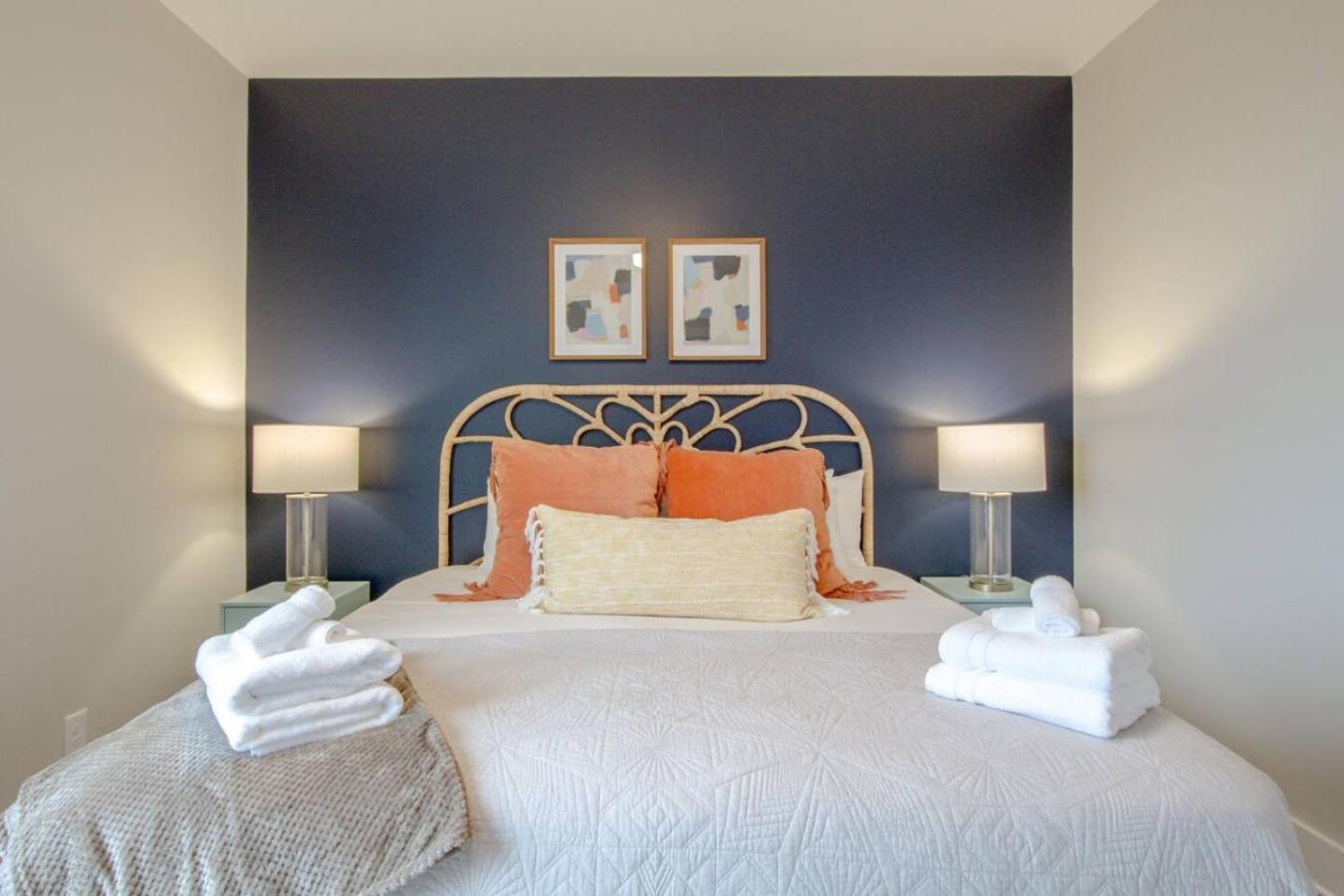 Skyline Views Romantic Fun Downtown Location Holiday home Nashville