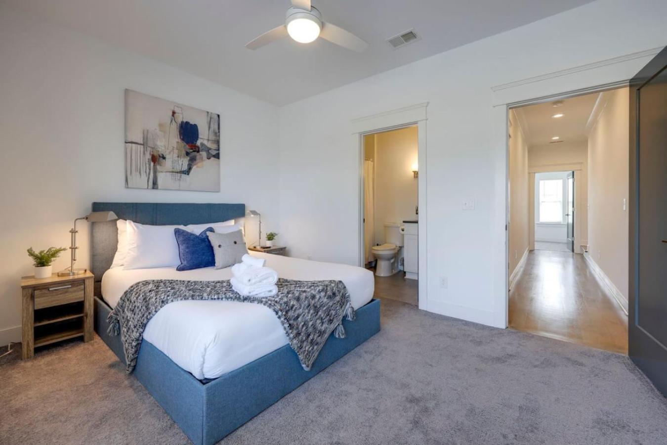 Holiday home Minutes To Broadway Stunning Townhome *