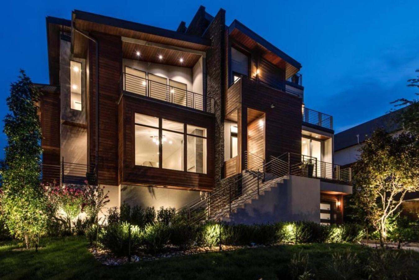 The Dove Downtown Modern Huge Rooftop Deck Gulch Holiday home *