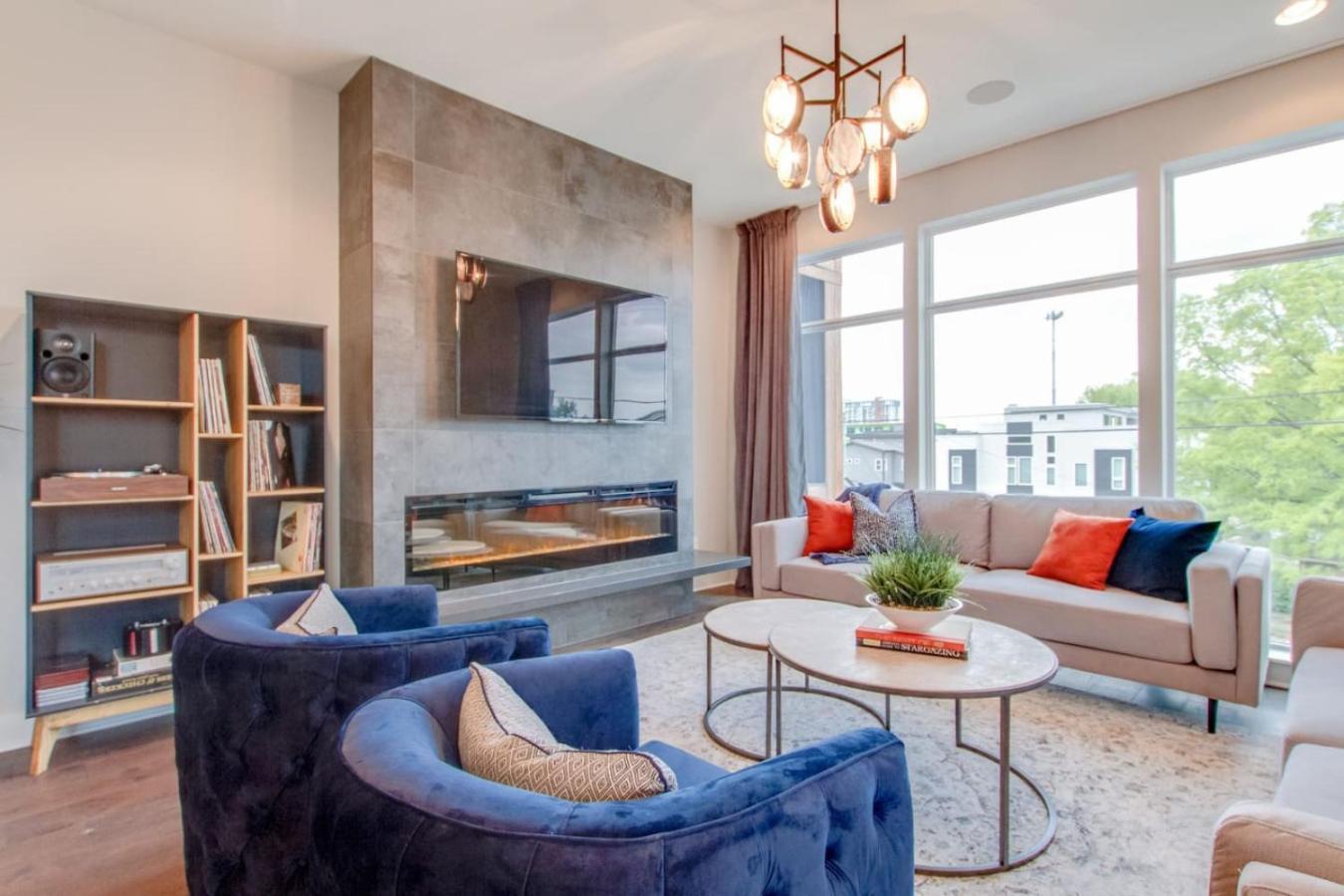 Holiday home The Dove Downtown Modern Huge Rooftop Deck Gulch *