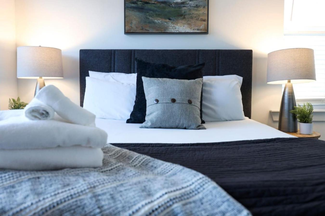 Luxurious Townhome Music Group Retreat *