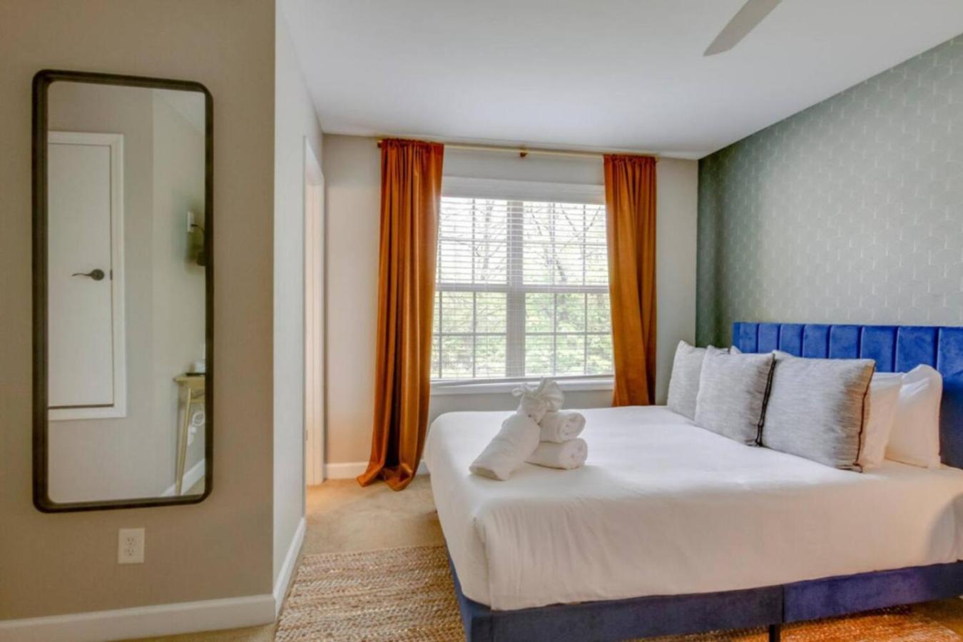 East Retreat Large Pool Outdoor Oasis