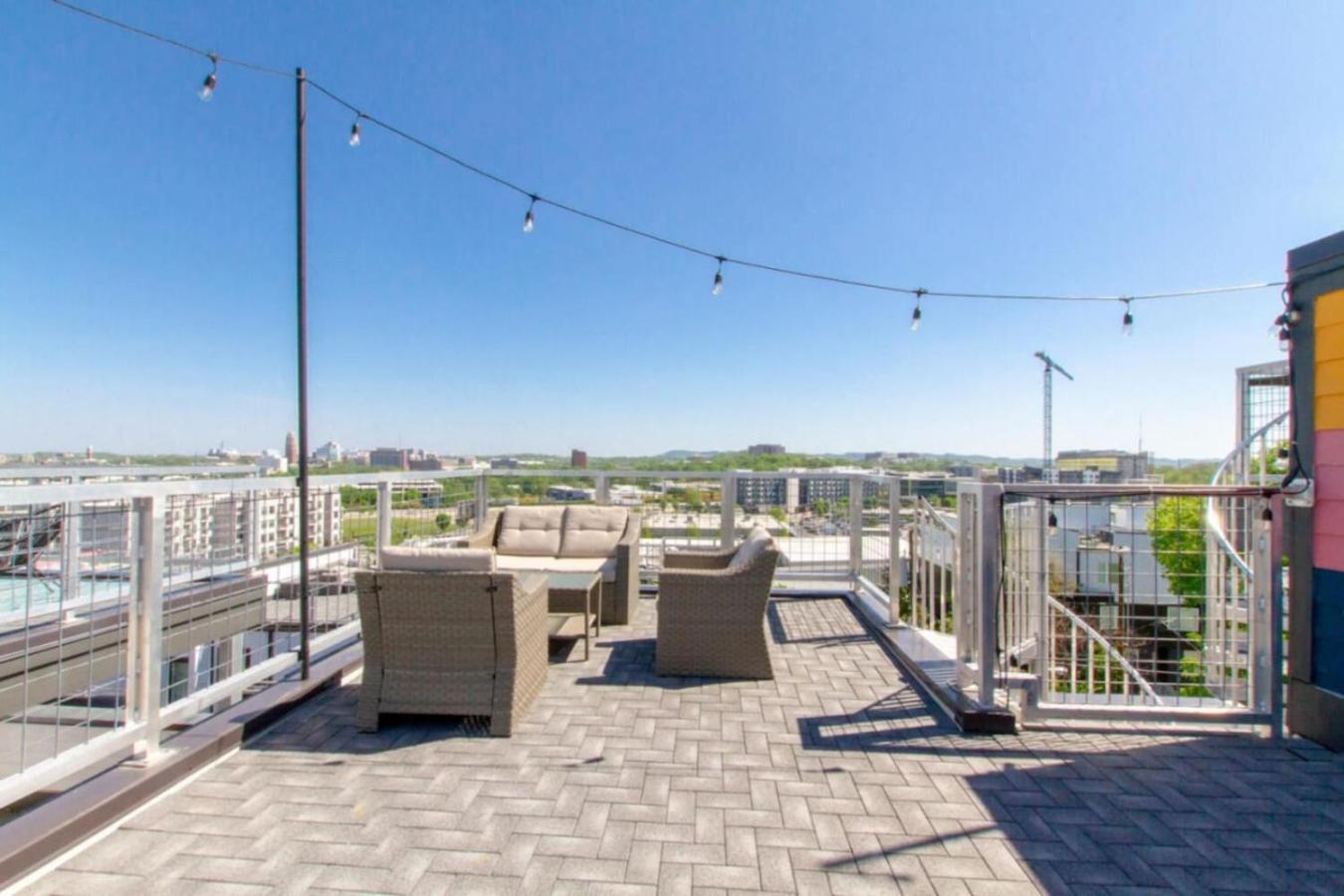 Nostalgic Vibes - View - Rooftop Balcon Nashville