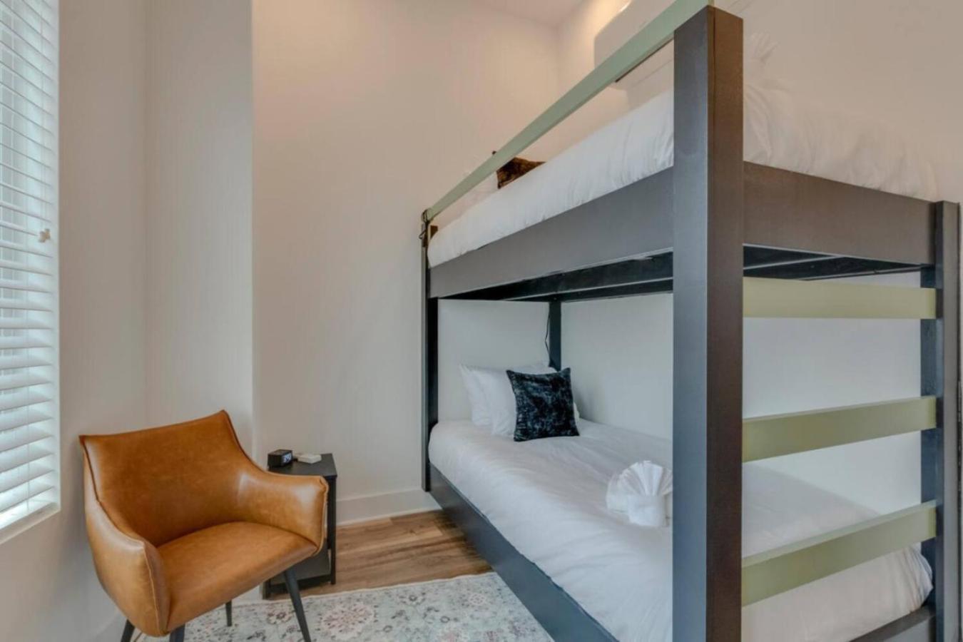 Jazz Junction 2 Bedrooms 5 Beds 7 Mins To Broadway *