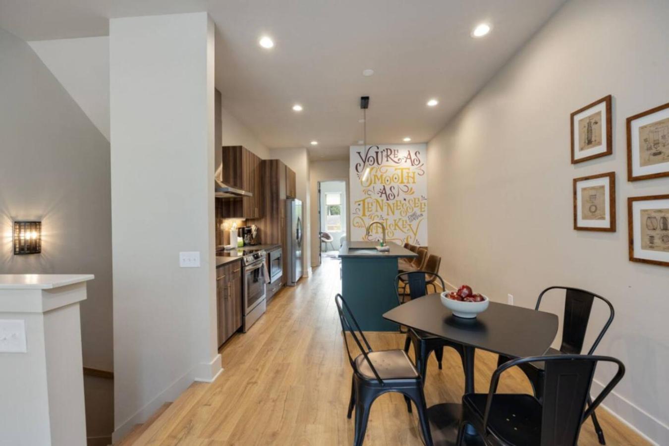 Tennessee Whiskey Townhome 4bd 4.5bth Holiday home Nashville