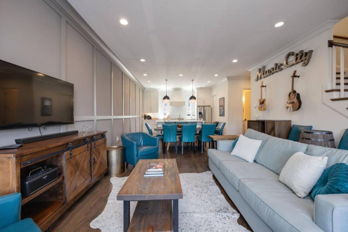 Weho Indie 3 Bedroom 3 Bath Just 1.3 Miles To Geodis