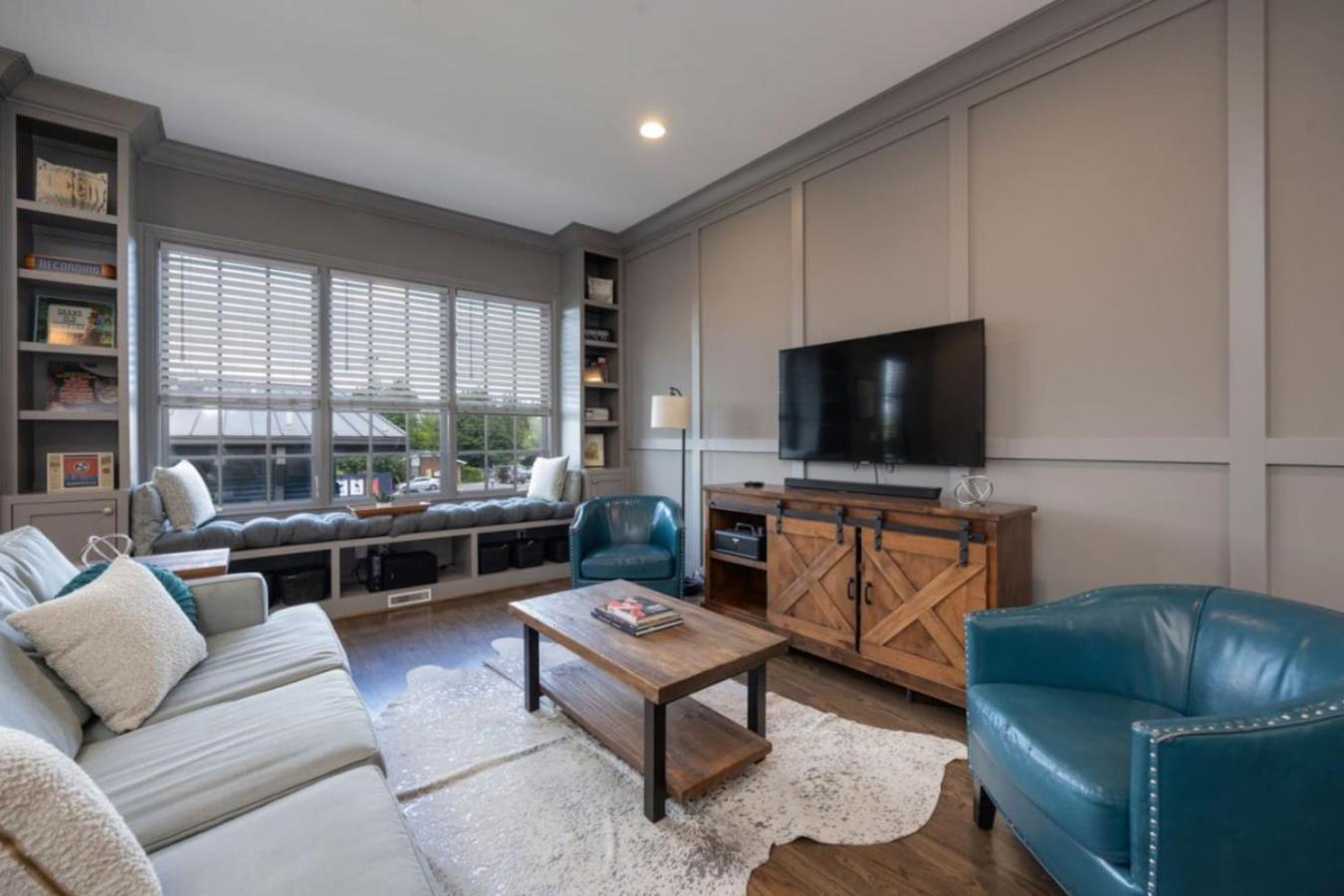 Weho Indie 3 Bedroom 3 Bath Just 1.3 Miles To Geodis Holiday home