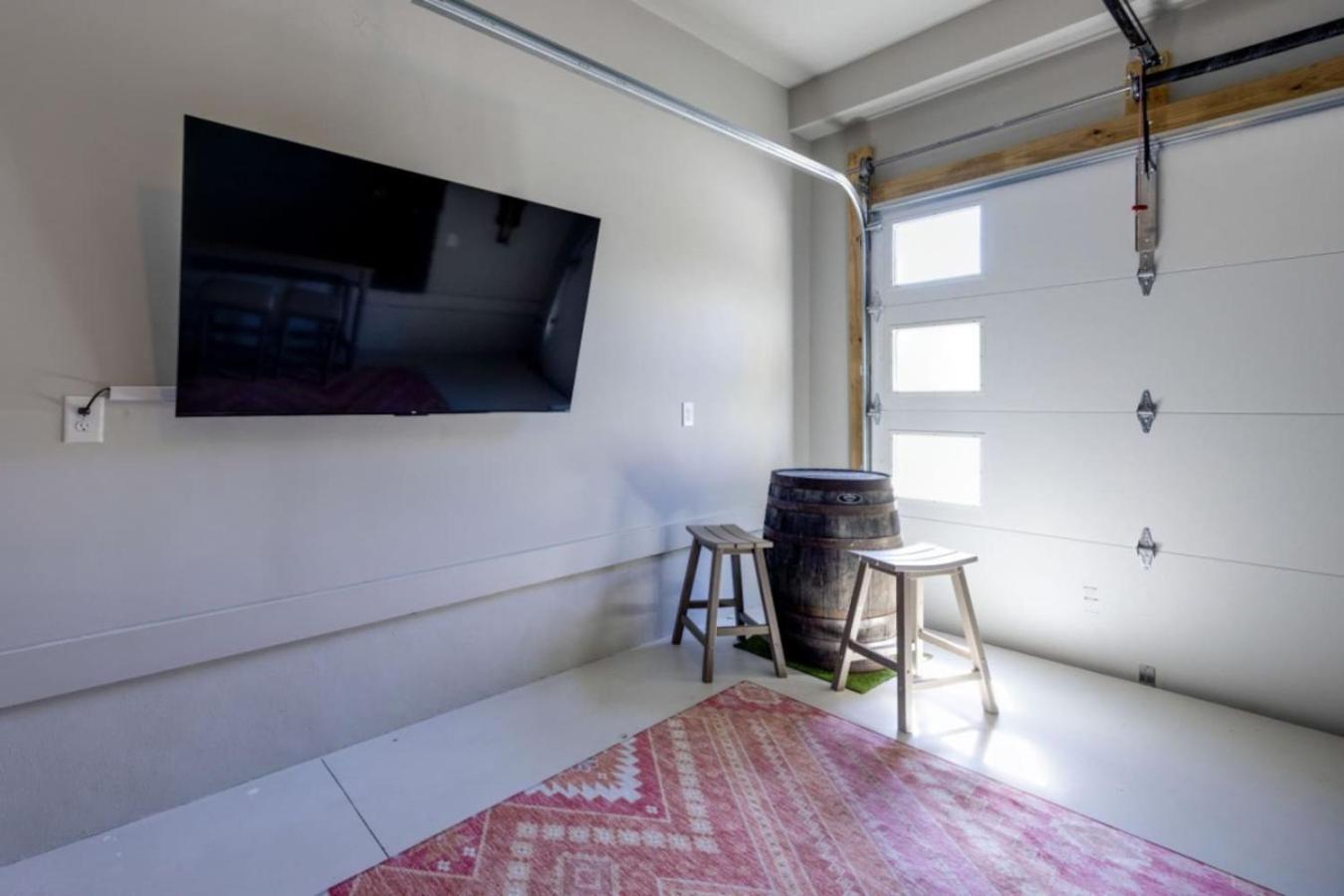 Dolly And Denim 4 Bedroom 4.5 Bath With Spacious Rooftop