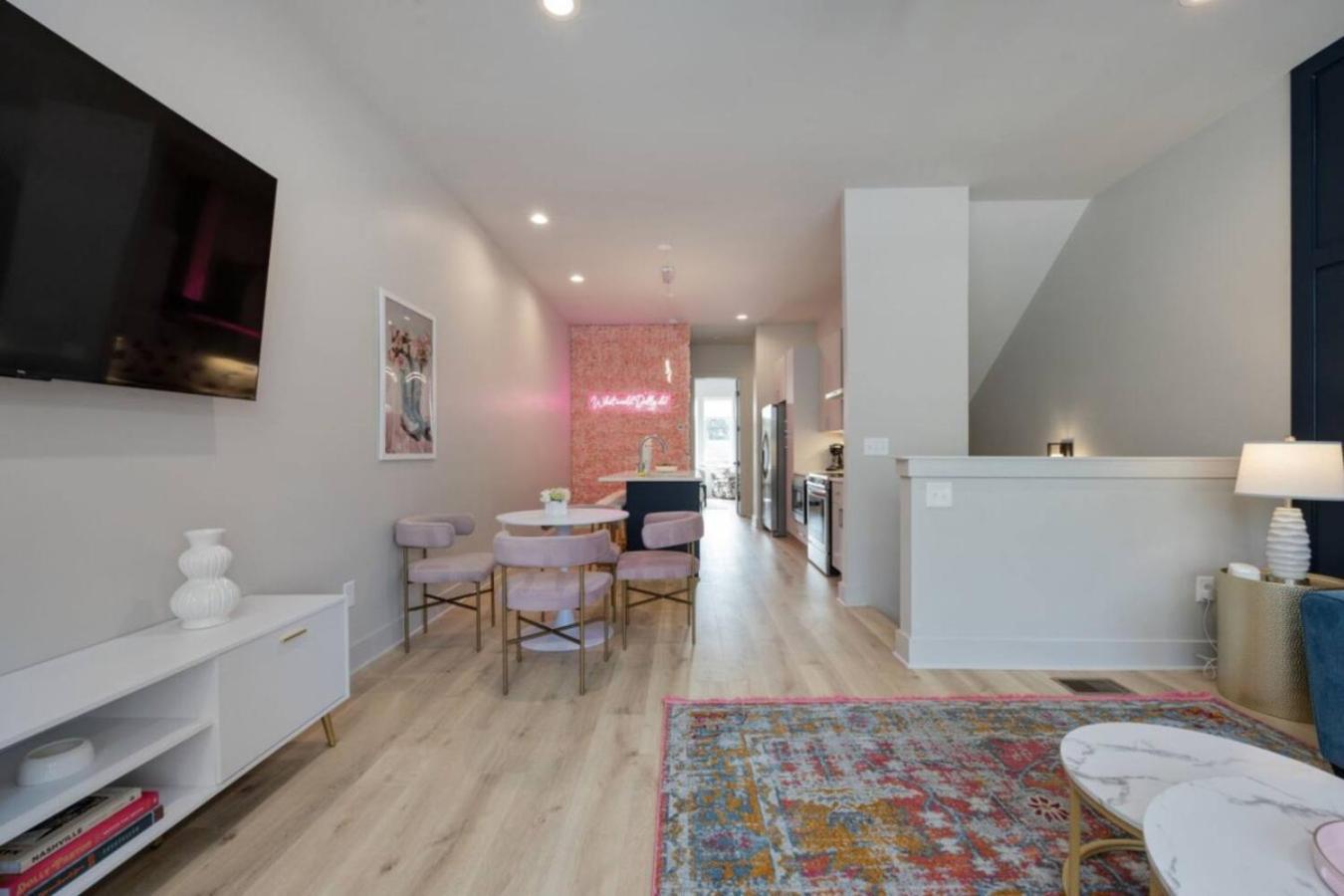 Dolly And Denim 4 Bedroom 4.5 Bath With Spacious Rooftop