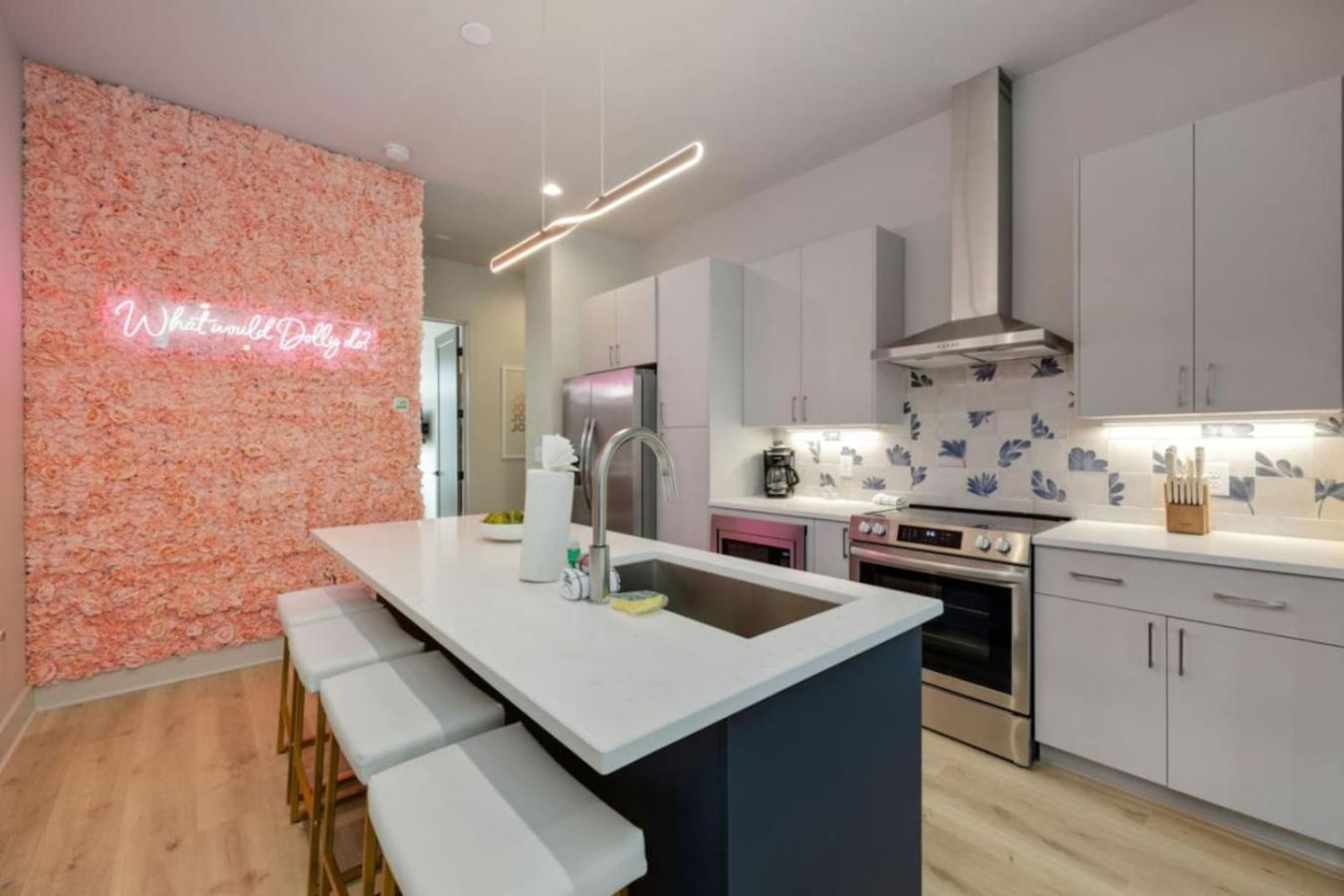 Holiday home Dolly And Denim 4 Bedroom 4.5 Bath With Spacious Rooftop Nashville