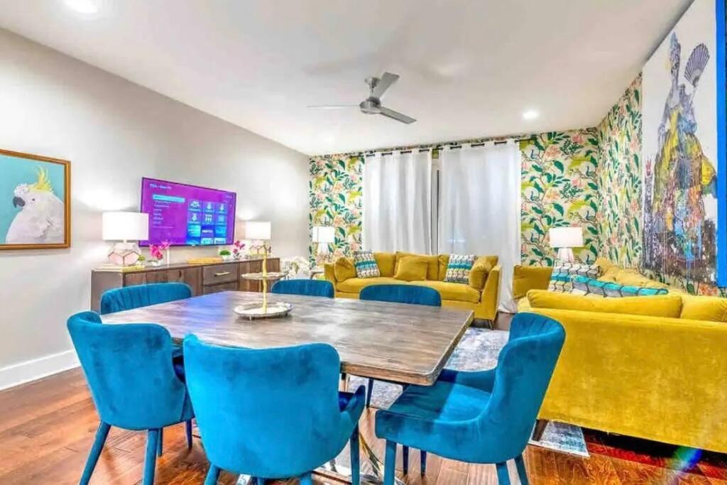 North Luxury Home! Perfect For Large Groups! Holiday home Nashville